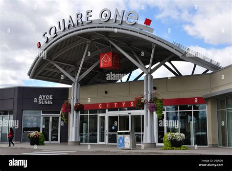 square one shopping centre ontario.